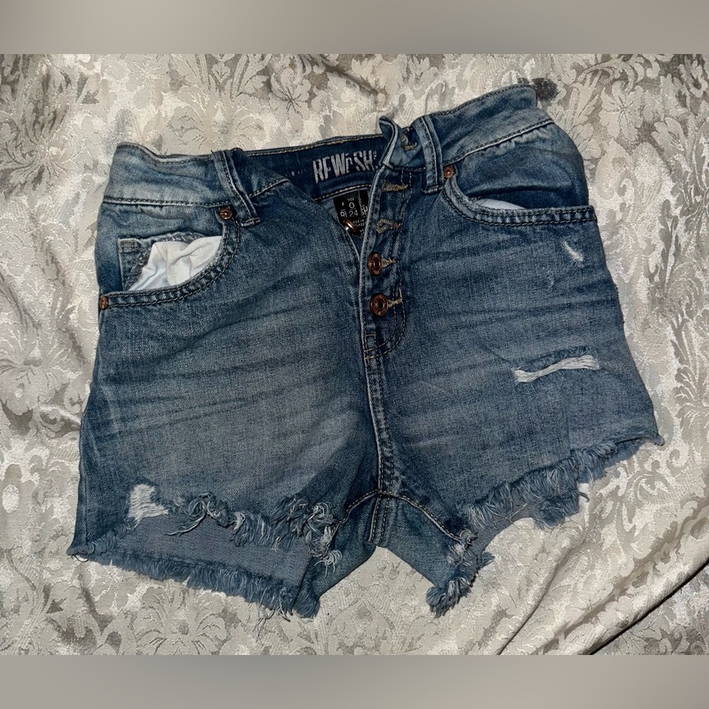 Womens Size 0/24 Rewash Jean Shorts.